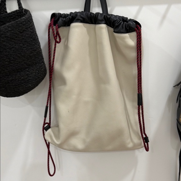Gucci Cream Drawstring Backpack - Picture 2 of 4